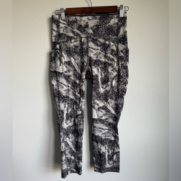 lululemon athletica Pants - Lululemon Women's Swift Speed Reflective Leggings Running Workout Active Size 6